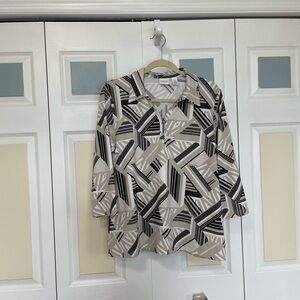 Chico's Weekends Women’s Black Grey and White Abstract Geometric Print Sz 2 (L)